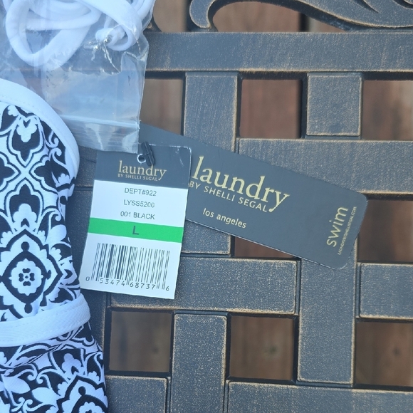 Laundry By Shelli Segal Geometric Black and White One Piece - Picture 2 of 4